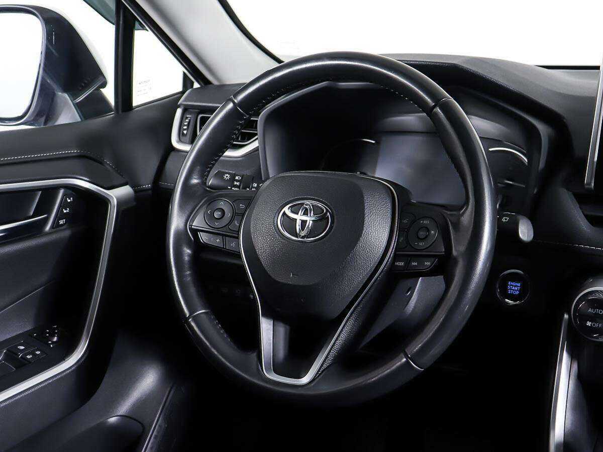 Toyota RAV4 с пробегом — 2021 год. Фото: #14