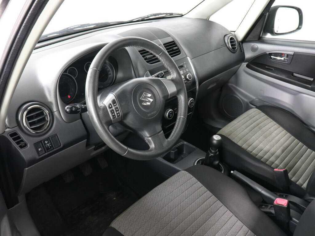 Suzuki SX4 с пробегом — 2011 год. Фото: #8