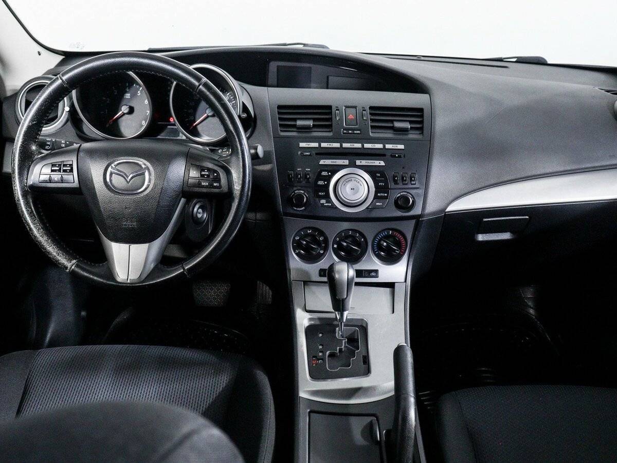 Mazda 3 с пробегом — 2011 год. Фото: #11
