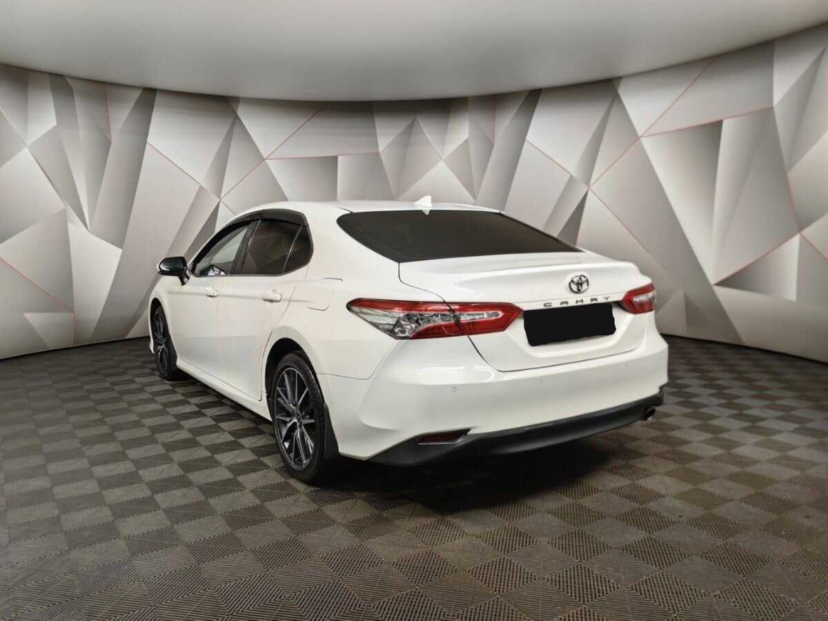 Toyota Camry с пробегом — 2022 год. Фото: #3