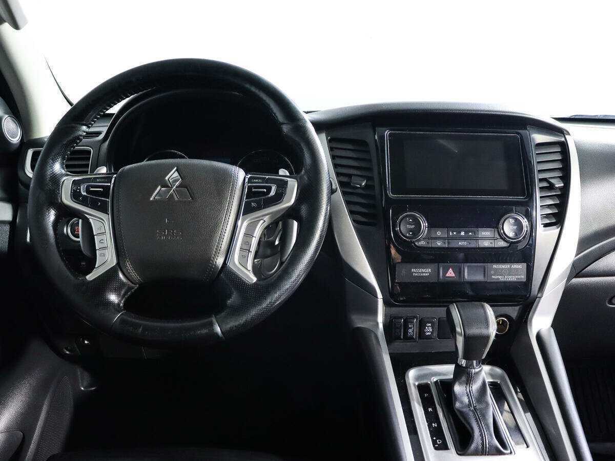 Mitsubishi Pajero Sport с пробегом — 2019 год. Фото: #11