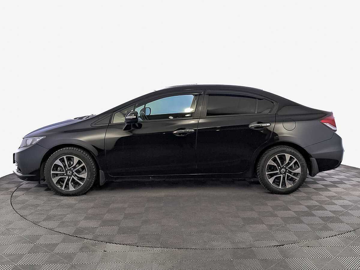 Honda Civic с пробегом — 2013 год. Фото: #7