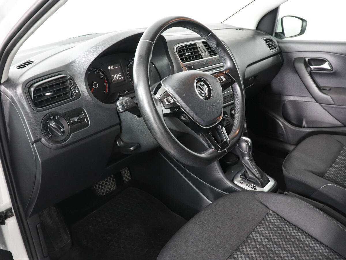 Volkswagen Polo с пробегом — 2019 год. Фото: #8