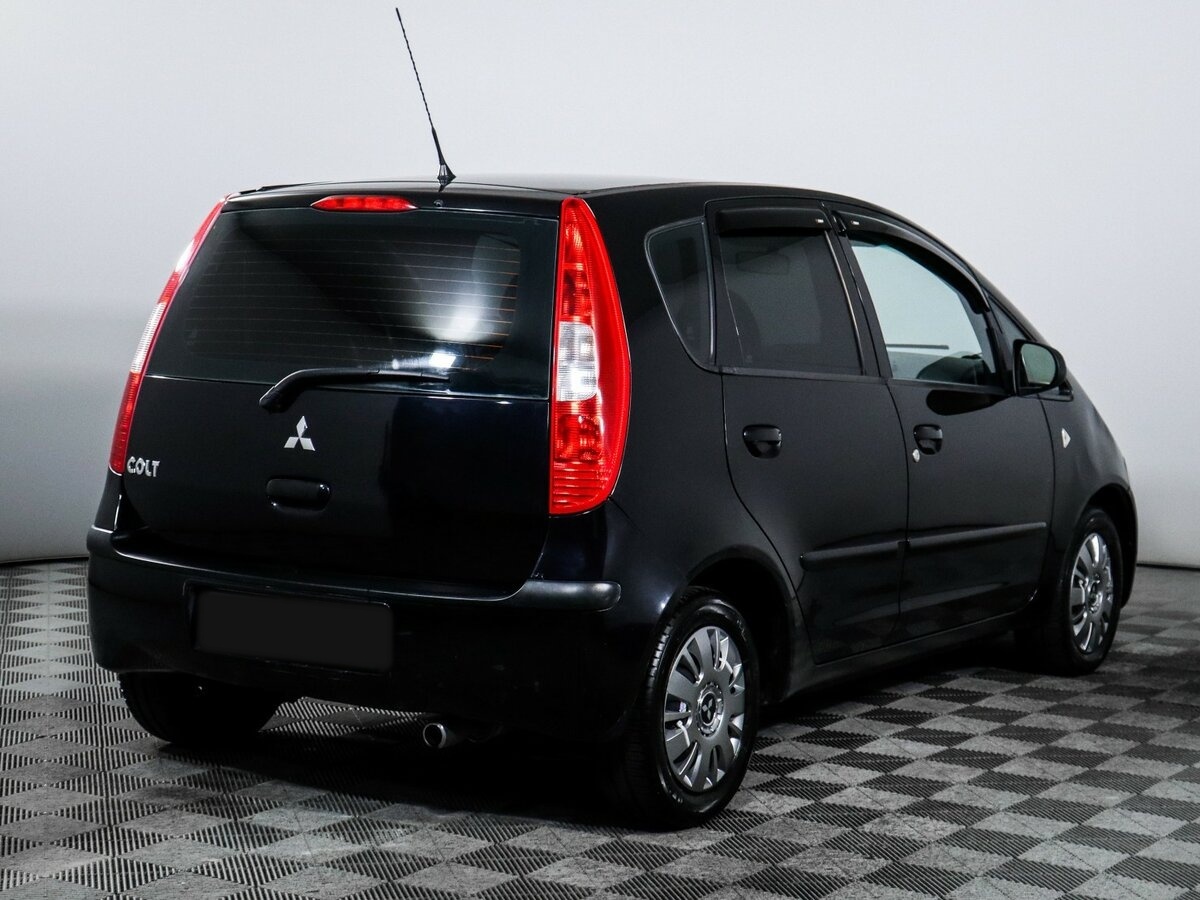 Mitsubishi Colt с пробегом — 2006 год. Фото: #3