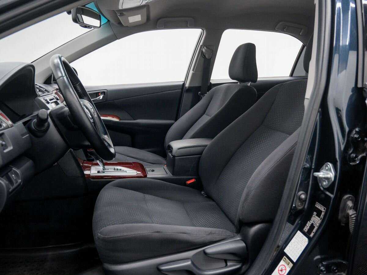 Toyota Camry с пробегом — 2014 год. Фото: #17
