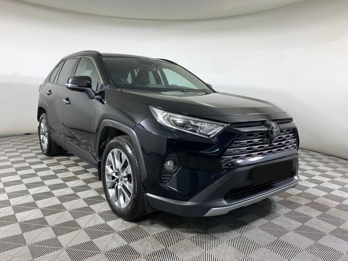 Toyota RAV4 с пробегом — 2020 год. Фото: #2