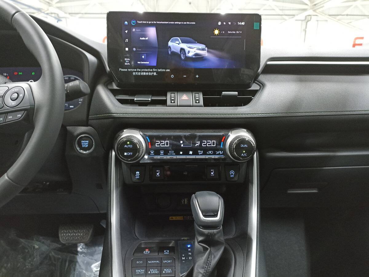 Toyota RAV4 с пробегом — 2024 год. Фото: #14