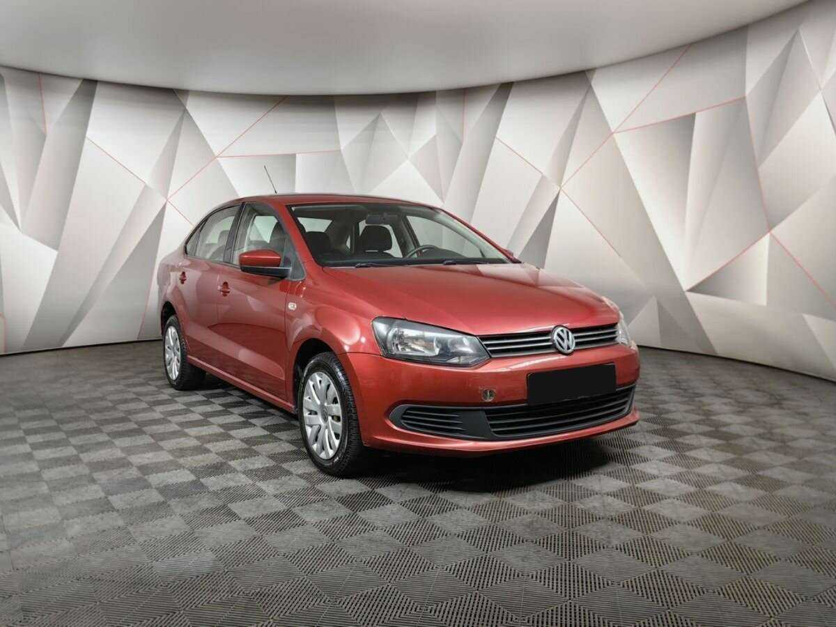 Volkswagen Polo с пробегом — 2012 год. Фото: #2