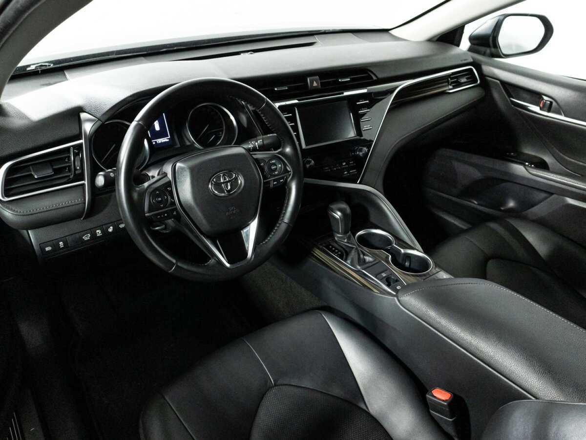 Toyota Camry с пробегом — 2019 год. Фото: #10