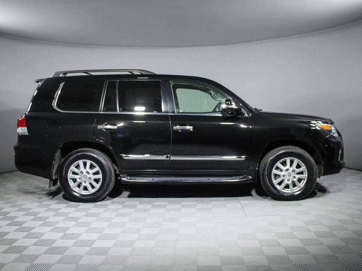 Lexus LX с пробегом — 2012 год. Фото: #2