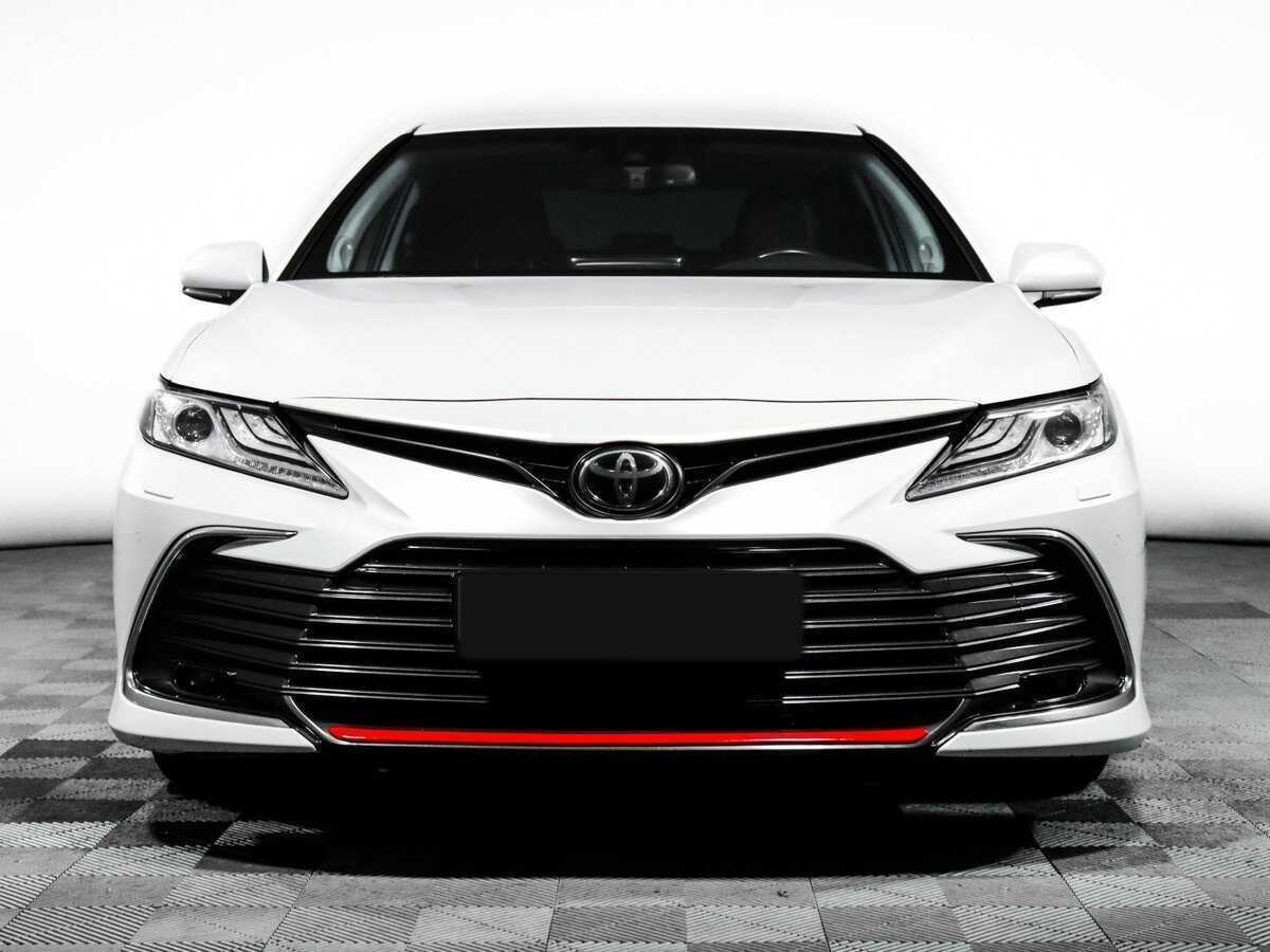 Toyota Camry с пробегом — 2021 год. Фото: #1