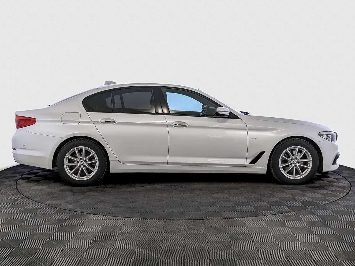 BMW 5 серии с пробегом — 2017 год. Фото: #3