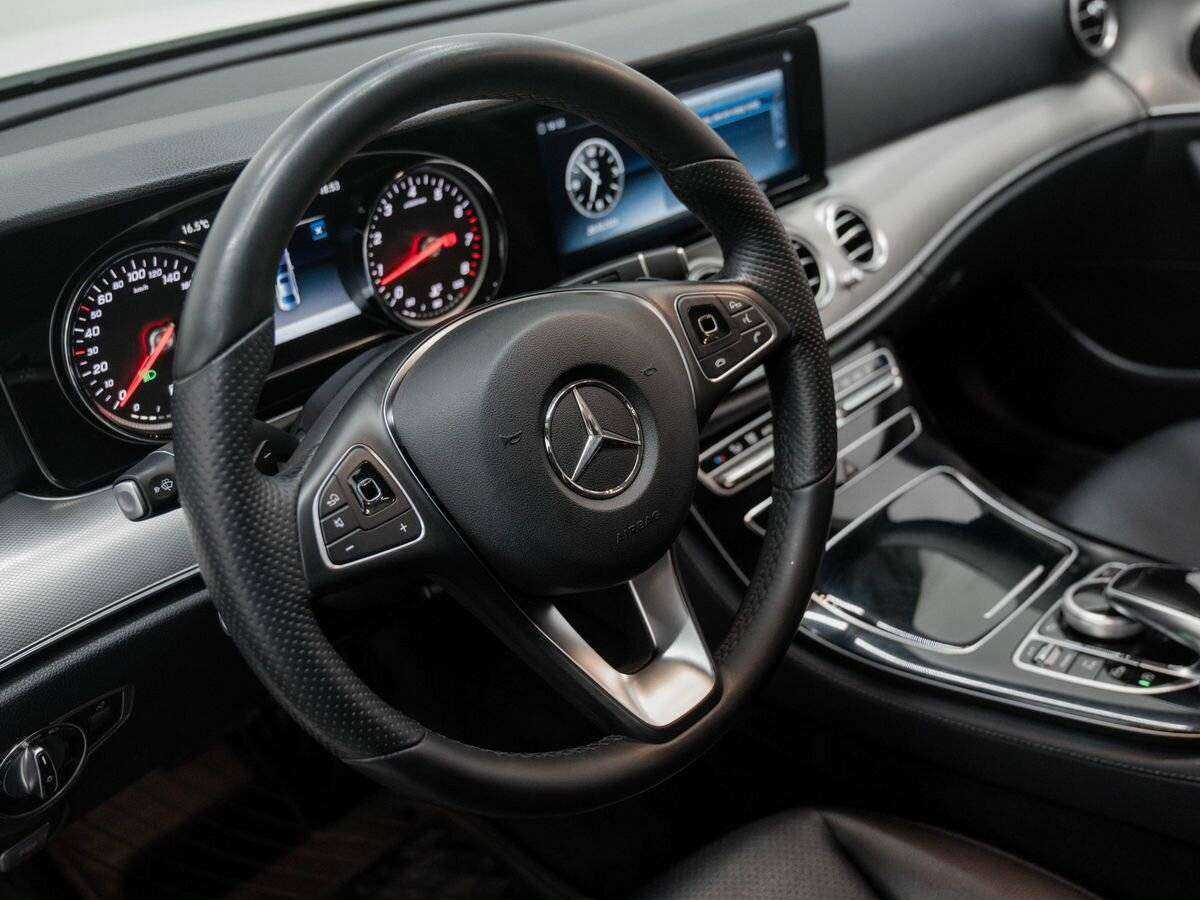Mercedes-Benz E-Класс с пробегом — 2017 год. Фото: #18