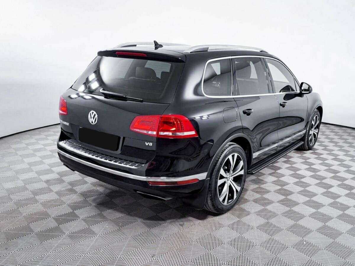 Volkswagen Touareg с пробегом — 2015 год. Фото: #3