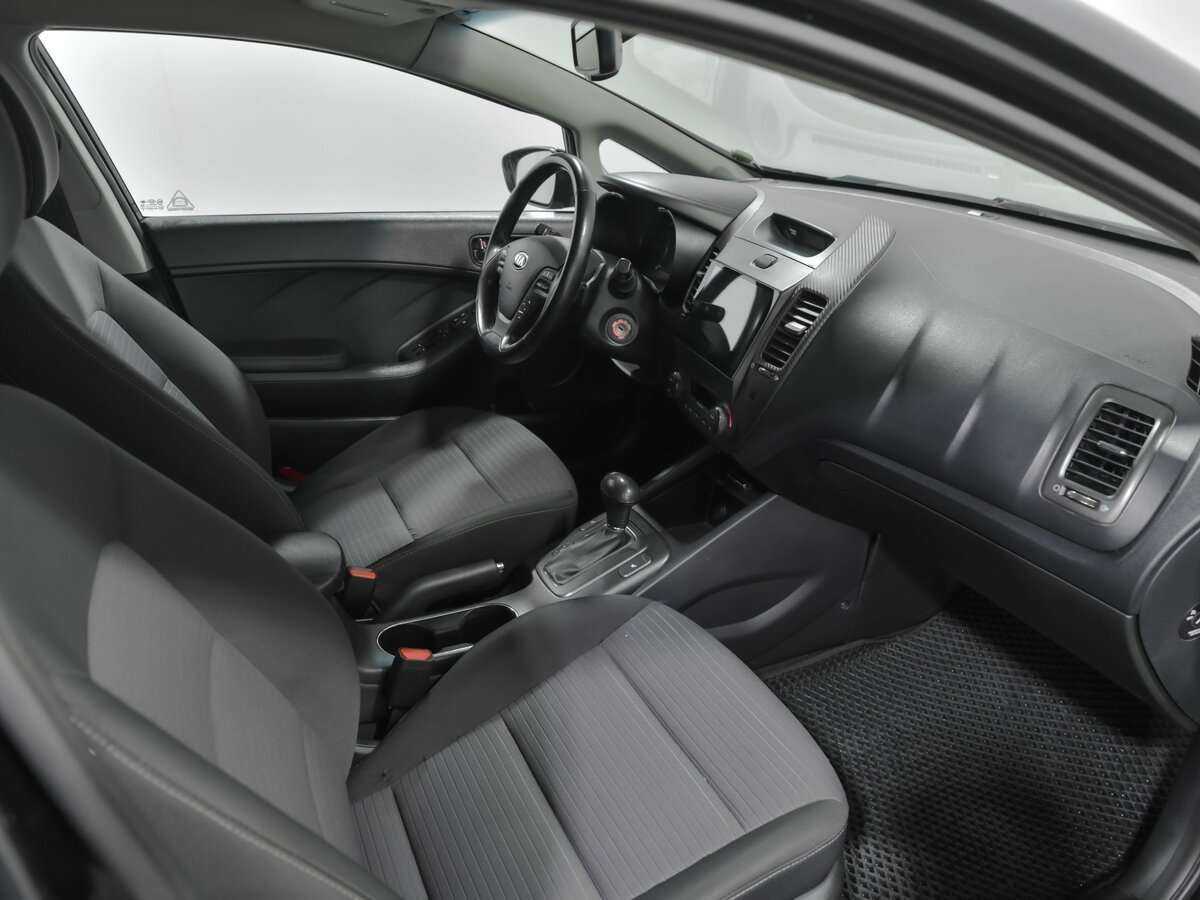 Kia Cerato с пробегом — 2014 год. Фото: #12