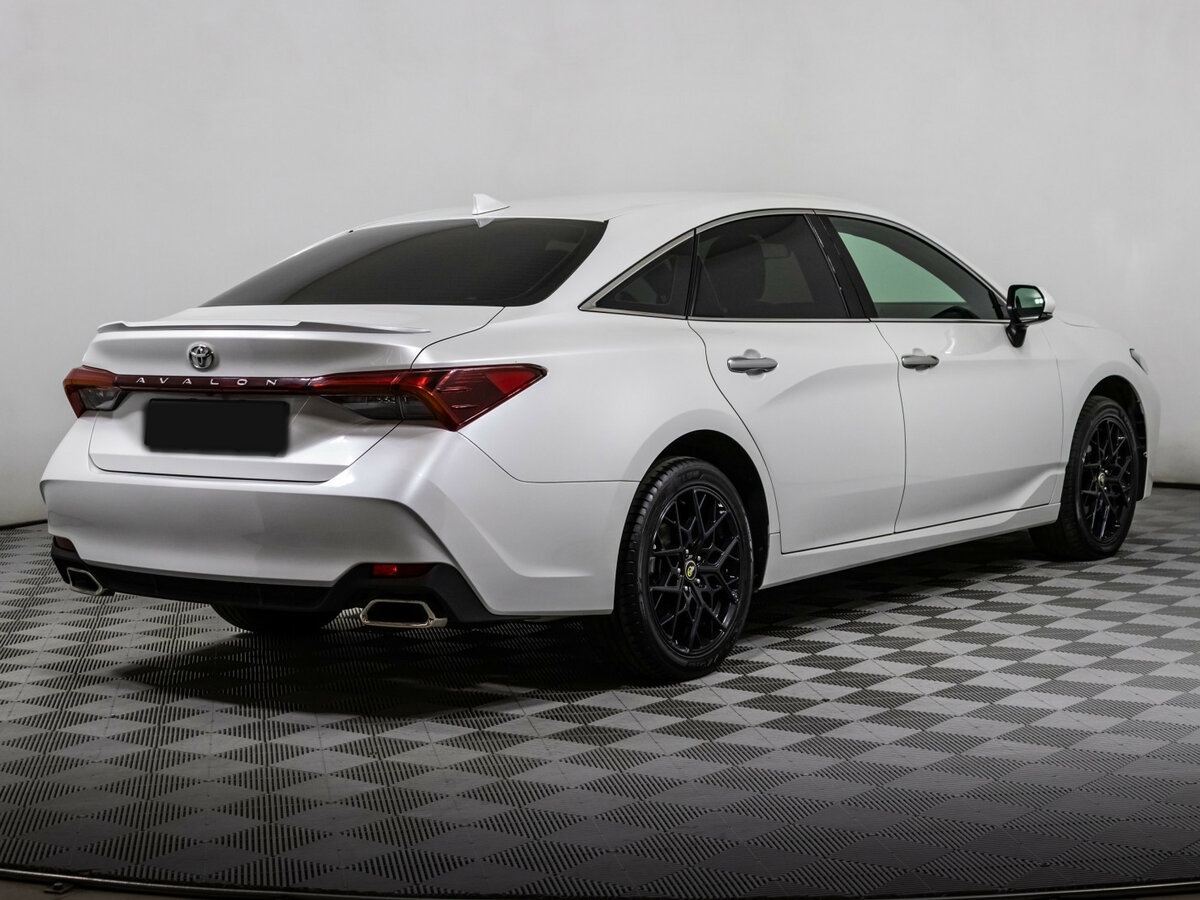 Toyota Avalon с пробегом — 2022 год. Фото: #3
