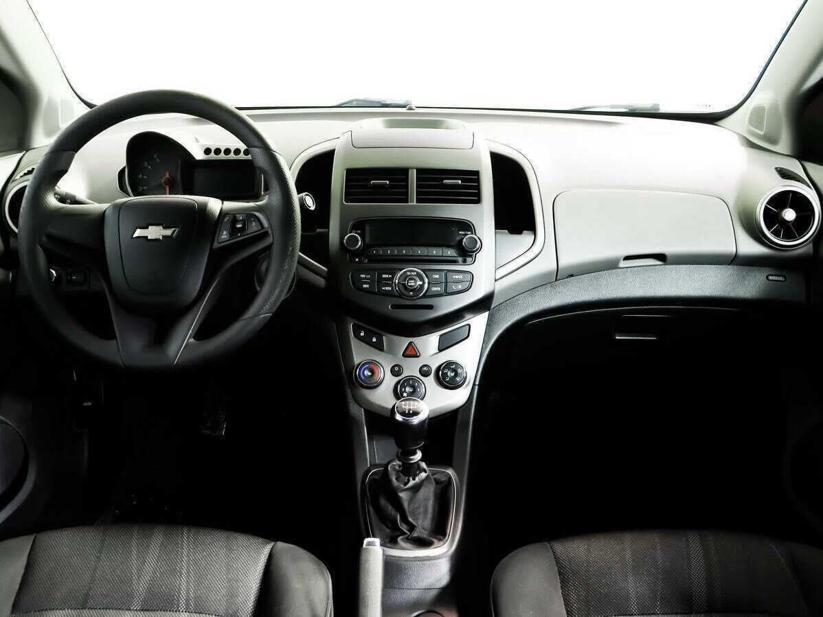Chevrolet Aveo с пробегом — 2014 год. Фото: #9
