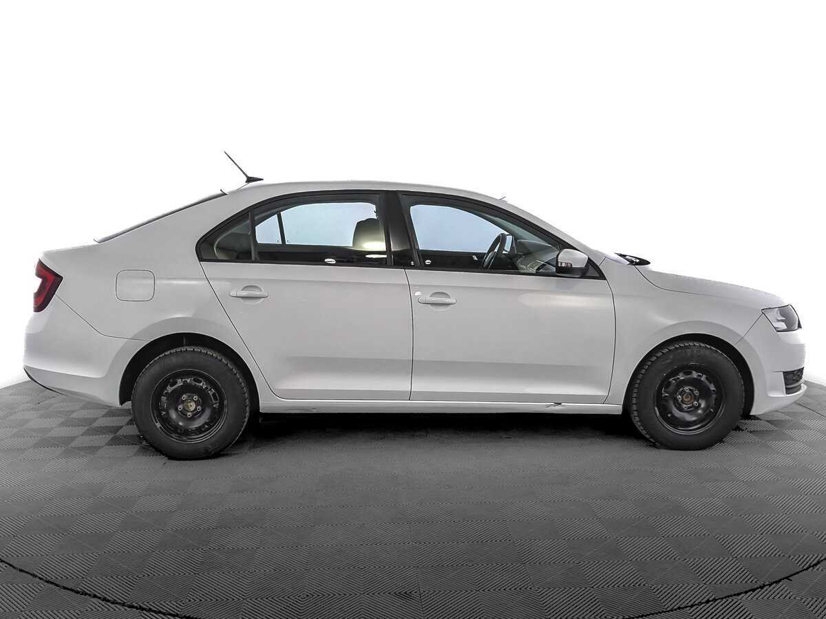 Skoda Rapid с пробегом — 2017 год. Фото: #3