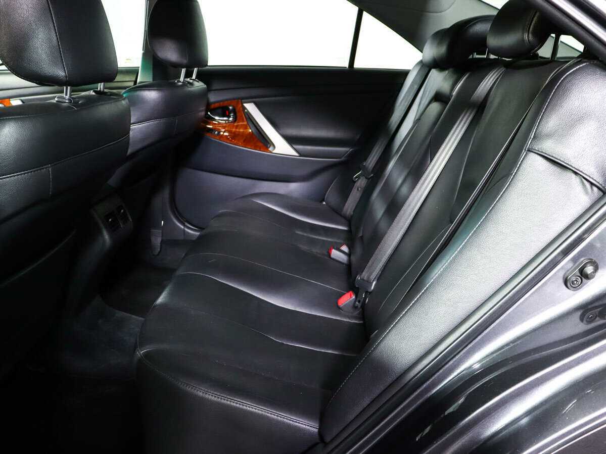 Toyota Camry с пробегом — 2010 год. Фото: #7