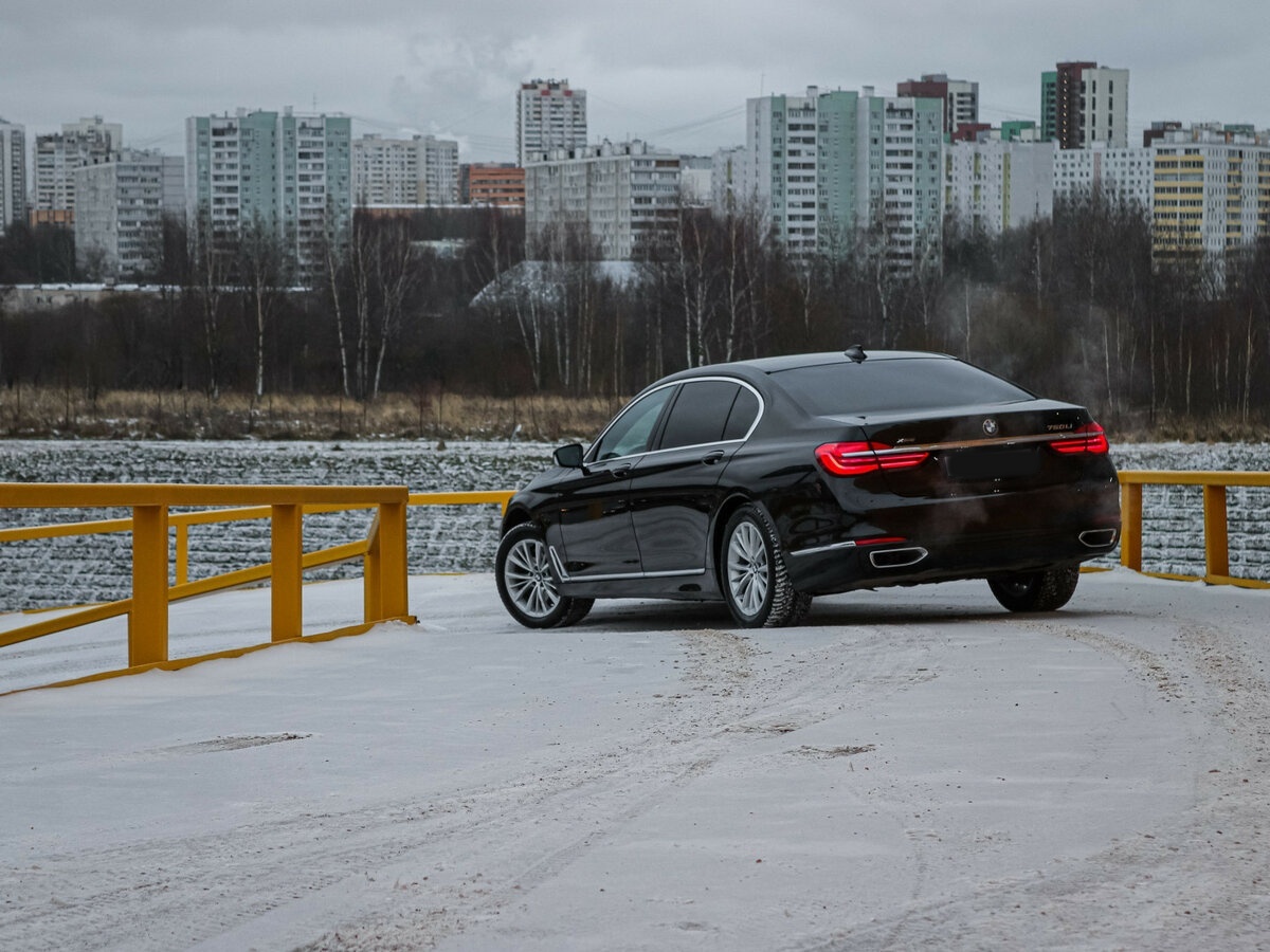BMW 7 серии с пробегом — 2017 год. Фото: #14