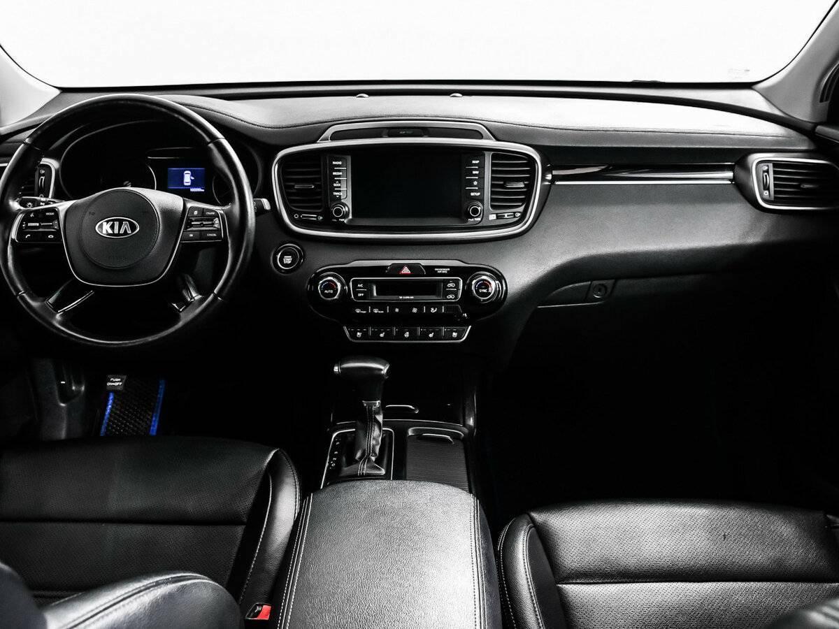 Kia Sorento с пробегом — 2017 год. Фото: #10