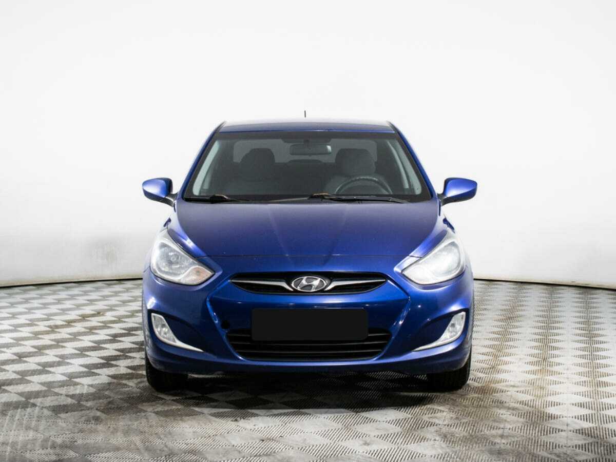 Hyundai Solaris с пробегом — 2012 год. Фото: #1
