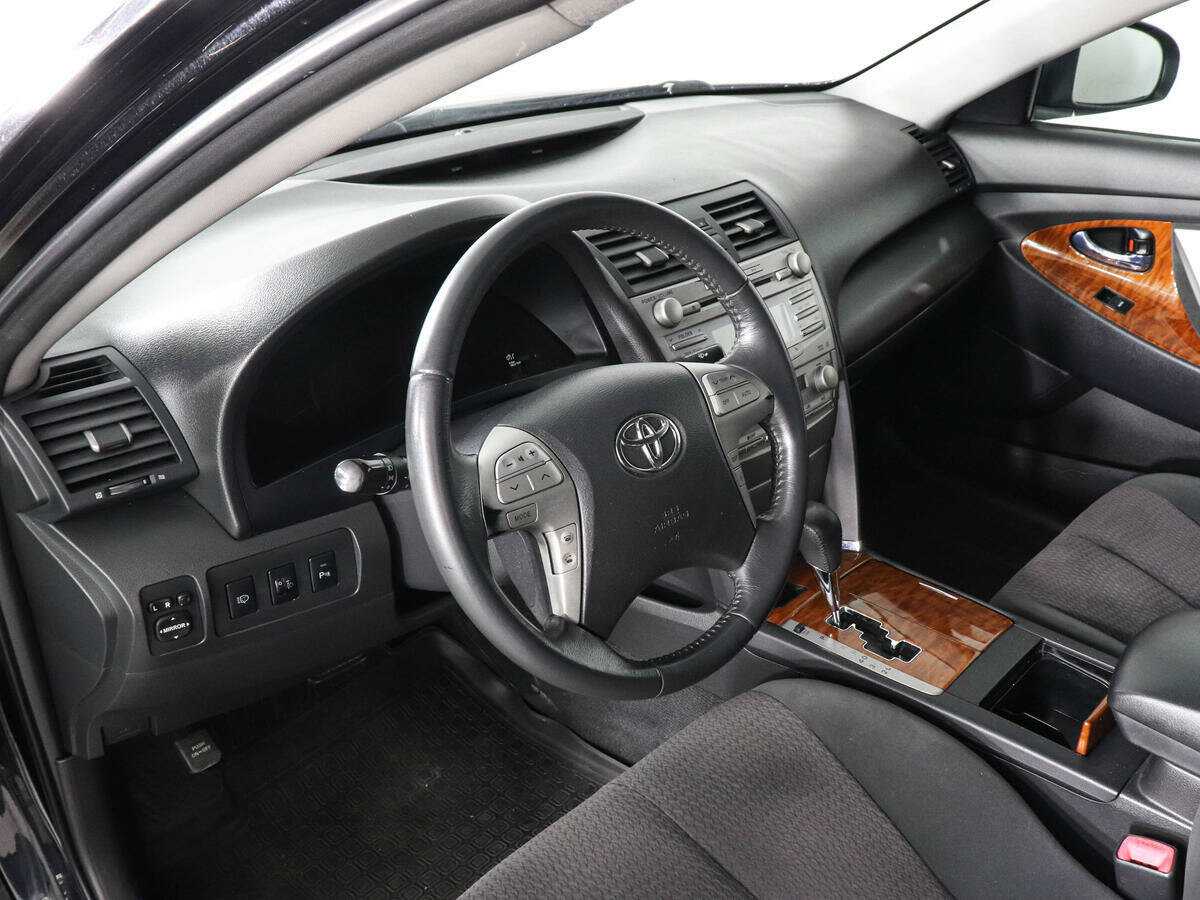 Toyota Camry с пробегом — 2011 год. Фото: #4