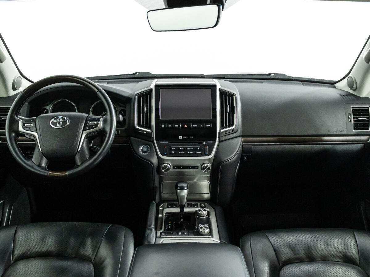Toyota Land Cruiser с пробегом — 2015 год. Фото: #12