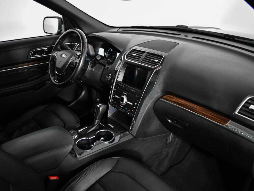 Ford Explorer с пробегом — 2019 год. Фото: #11