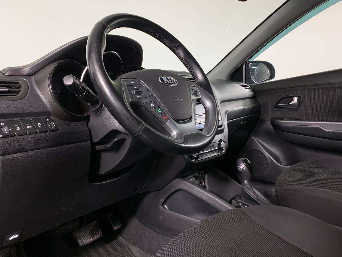 Kia Rio с пробегом — 2016 год. Фото: #8