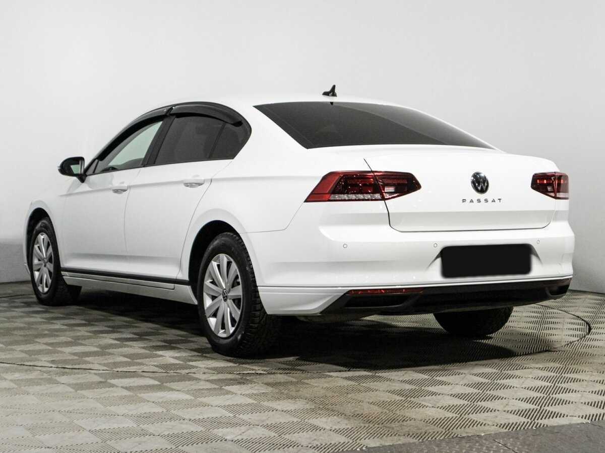 Volkswagen Passat с пробегом — 2021 год. Фото: #6