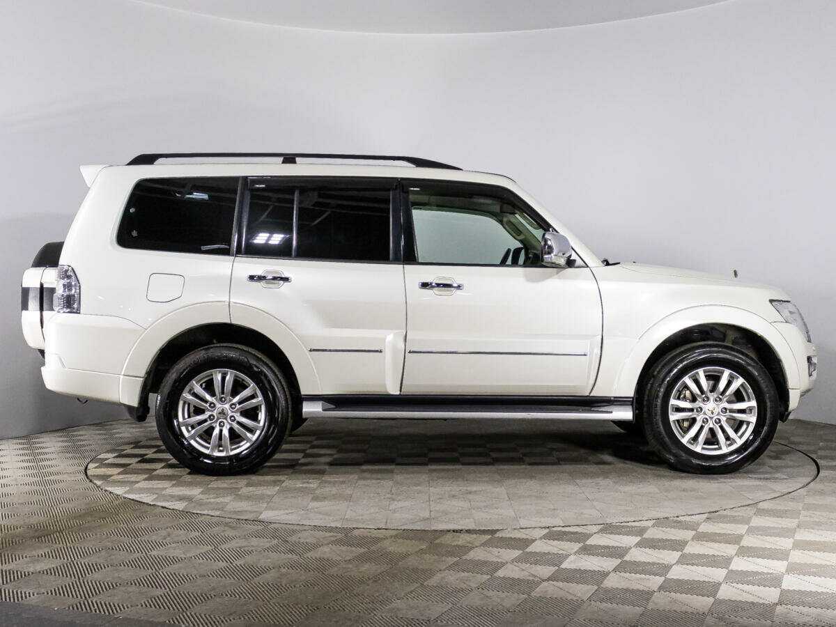 Mitsubishi Pajero с пробегом — 2019 год. Фото: #3