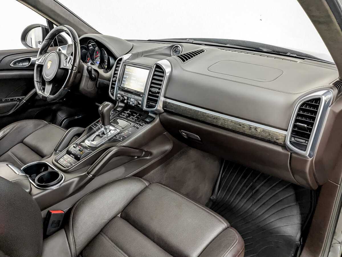 Porsche Cayenne с пробегом — 2012 год. Фото: #10