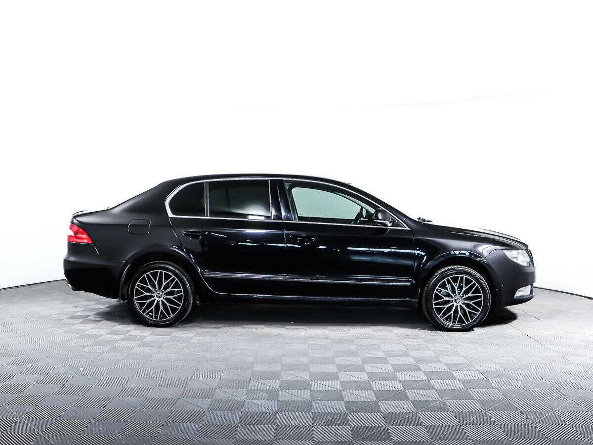 Skoda Superb с пробегом — 2012 год. Фото: #3