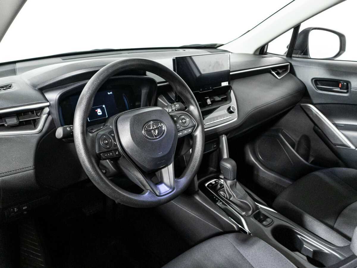 Toyota Corolla Cross с пробегом — 2023 год. Фото: #10