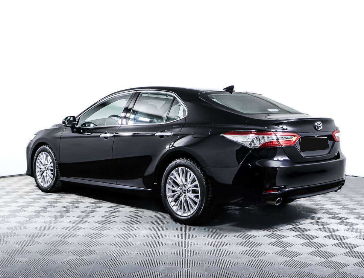 Toyota Camry с пробегом — 2018 год. Фото: #6