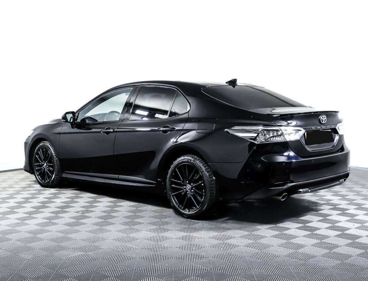 Toyota Camry с пробегом — 2021 год. Фото: #6