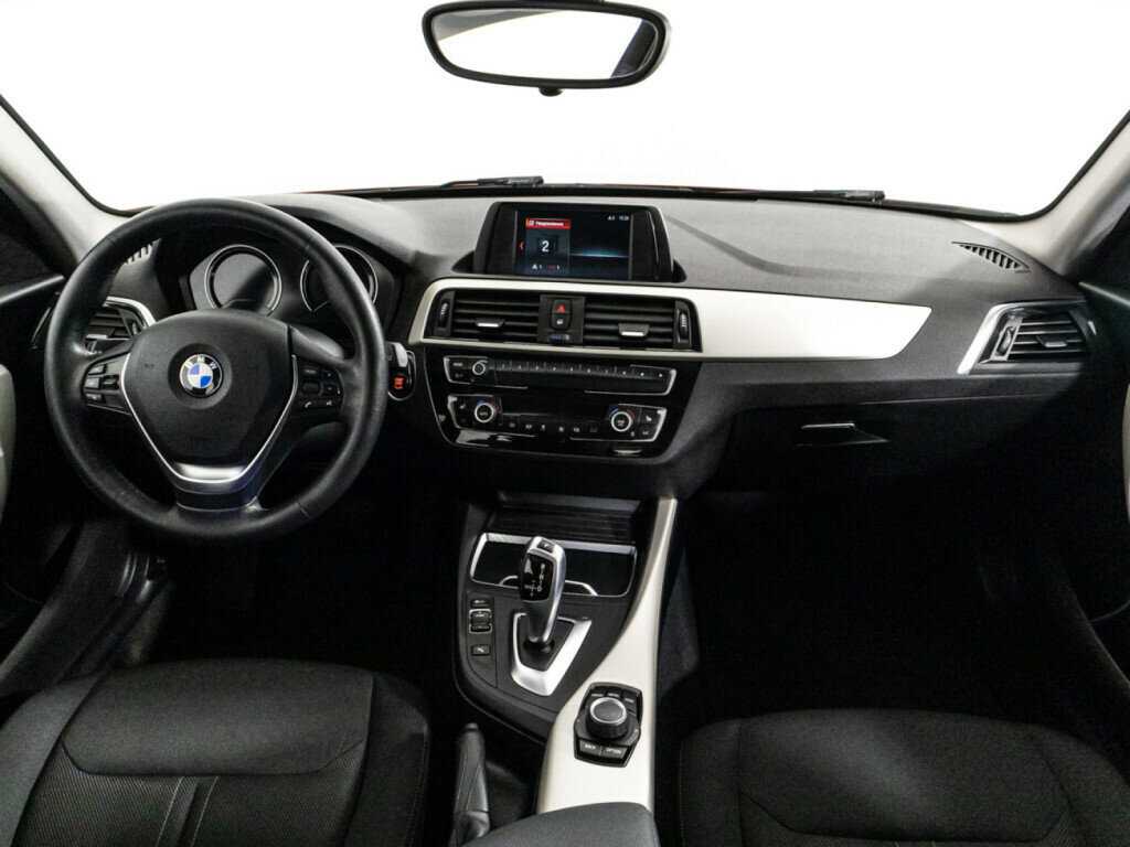 BMW 1 серии с пробегом — 2017 год. Фото: #12