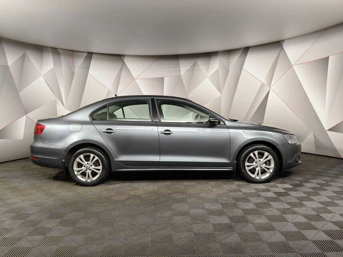 Volkswagen Jetta с пробегом — 2011 год. Фото: #5