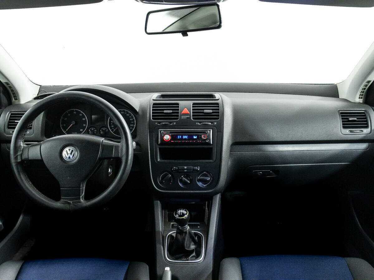 Volkswagen Golf с пробегом — 2006 год. Фото: #12