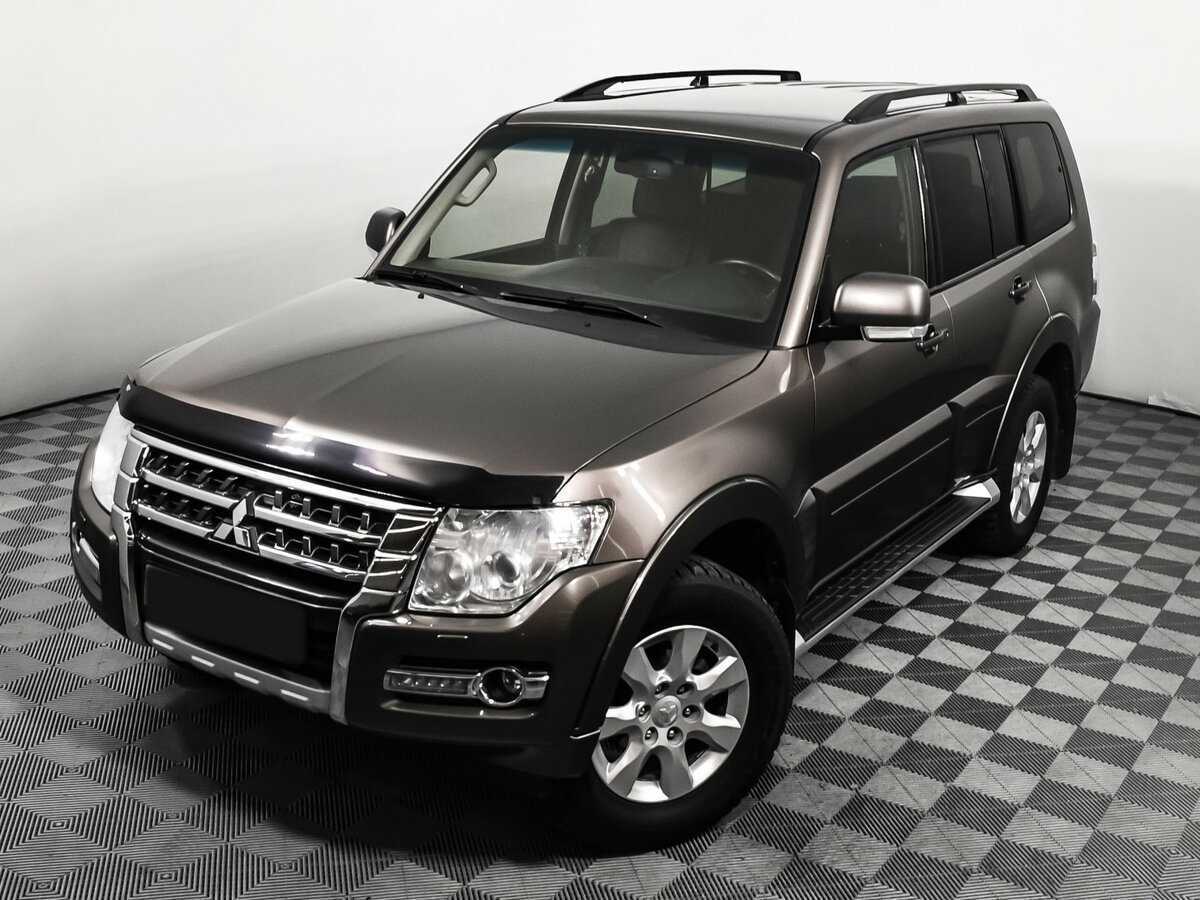 Mitsubishi Pajero с пробегом — 2015 год. Фото: #13