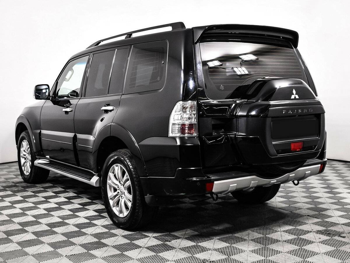 Mitsubishi Pajero с пробегом — 2017 год. Фото: #6