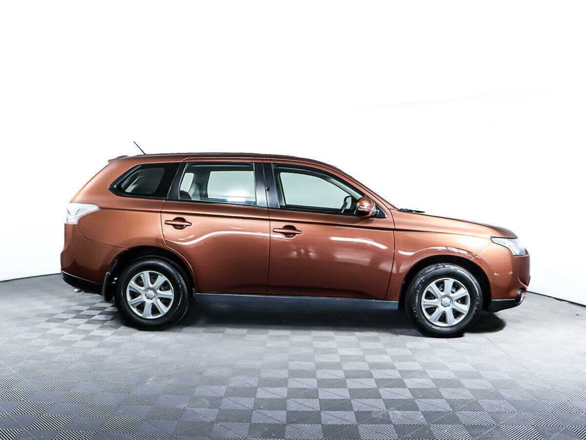 Mitsubishi Outlander с пробегом — 2012 год. Фото: #3