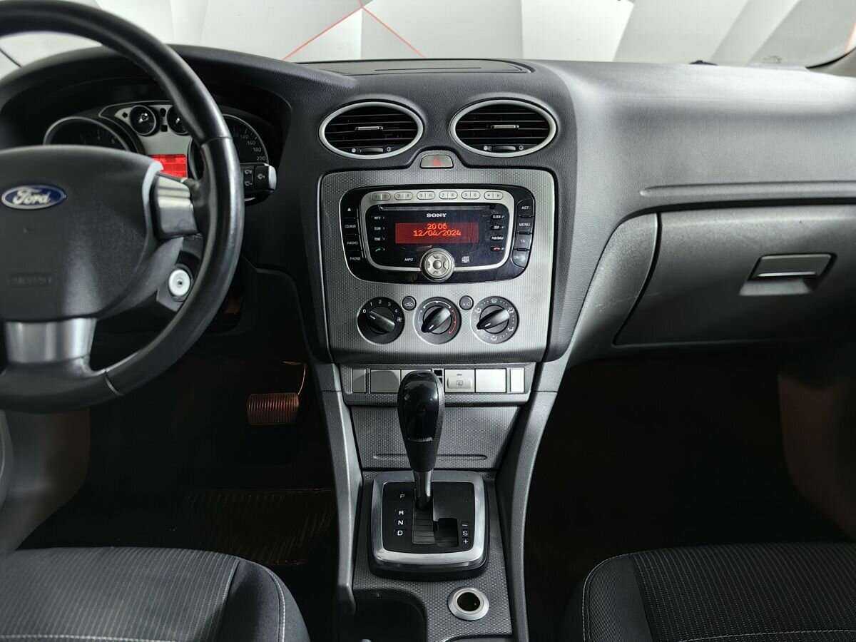 Ford Focus с пробегом — 2010 год. Фото: #10