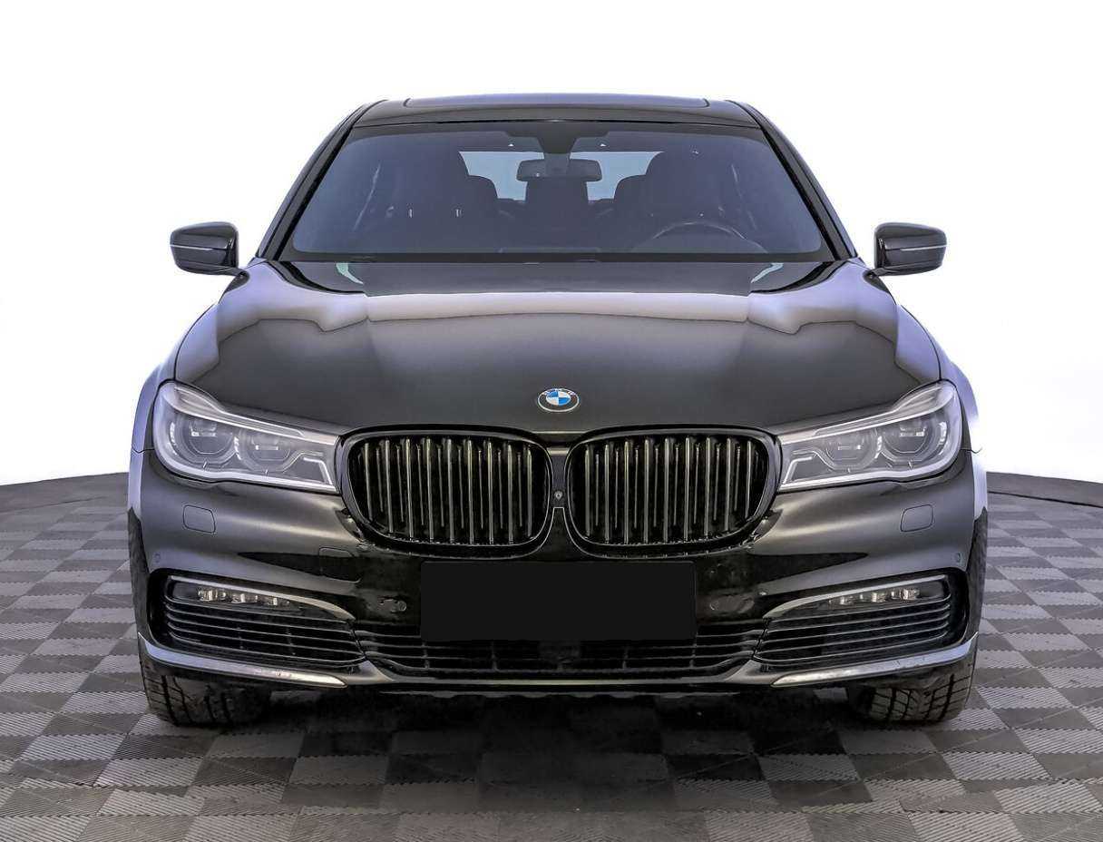 BMW 7 серии с пробегом — 2019 год. Фото: #1