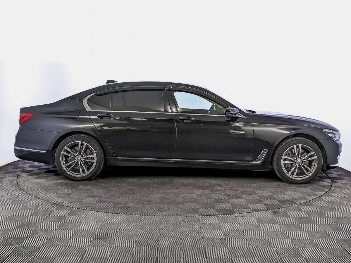 BMW 7 серии с пробегом — 2017 год. Фото: #3