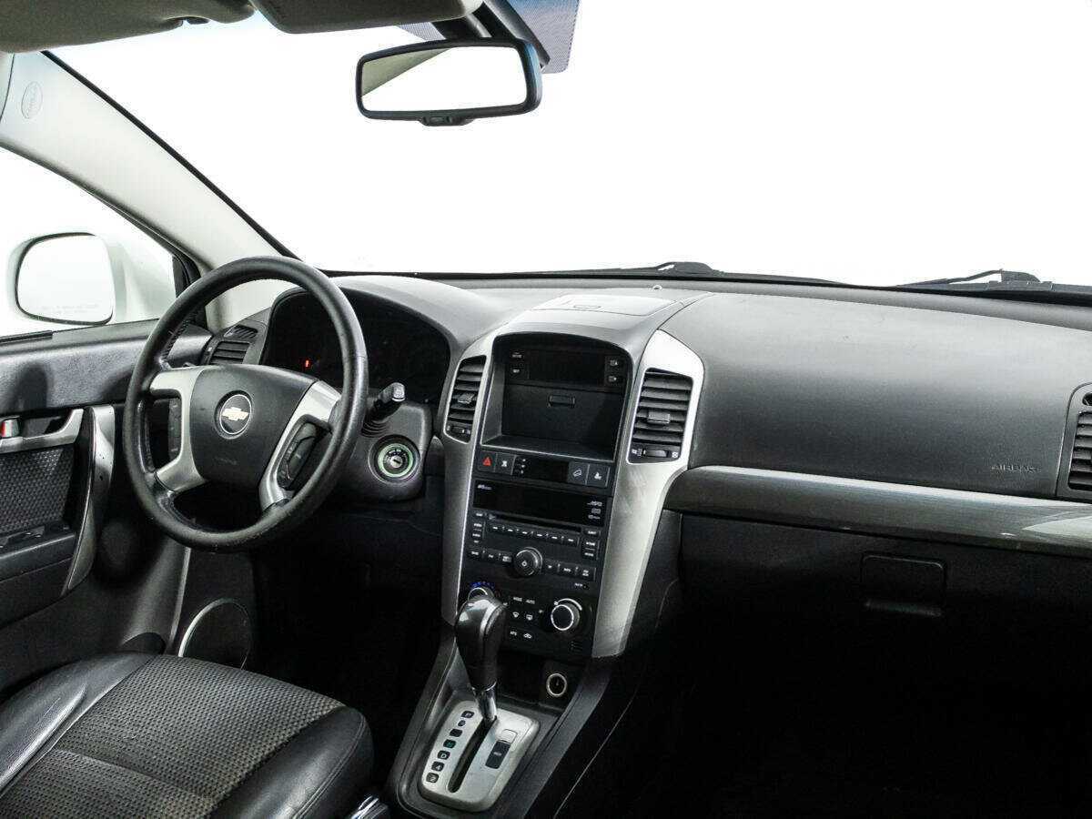 Chevrolet Captiva с пробегом — 2010 год. Фото: #8