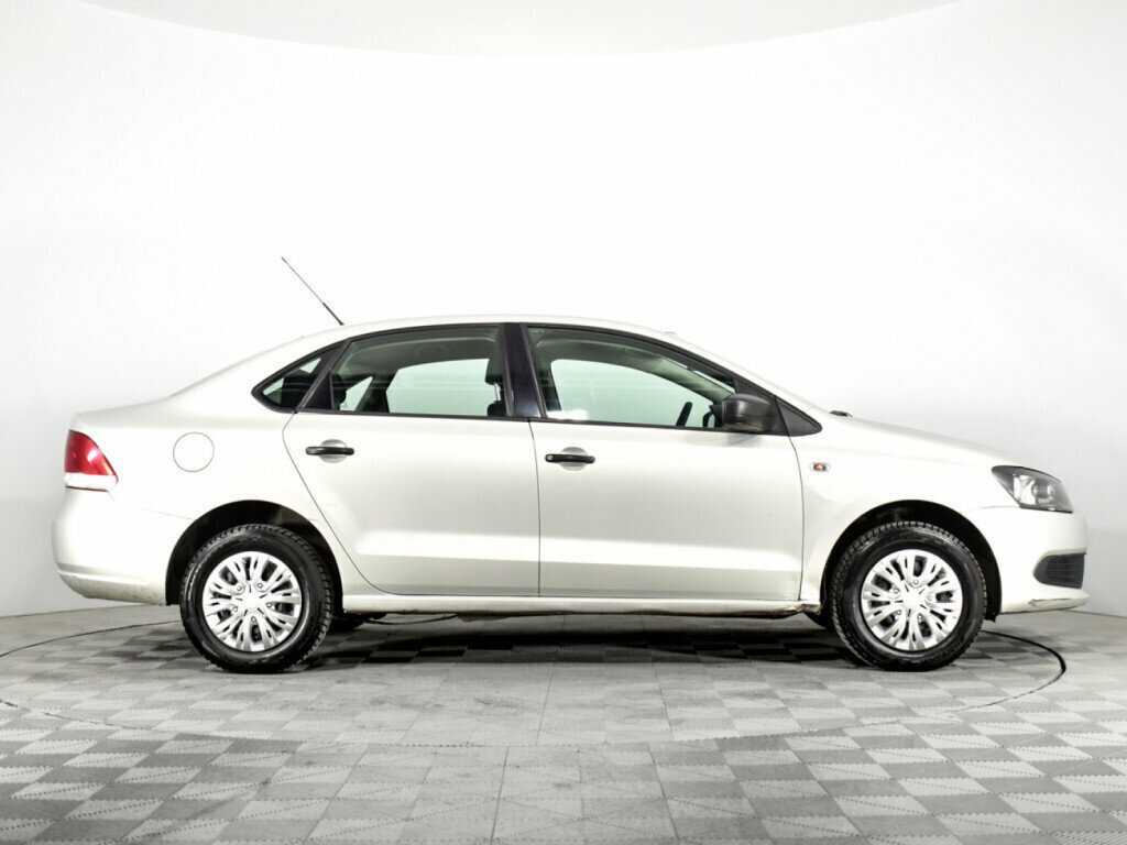 Volkswagen Polo с пробегом — 2011 год. Фото: #3