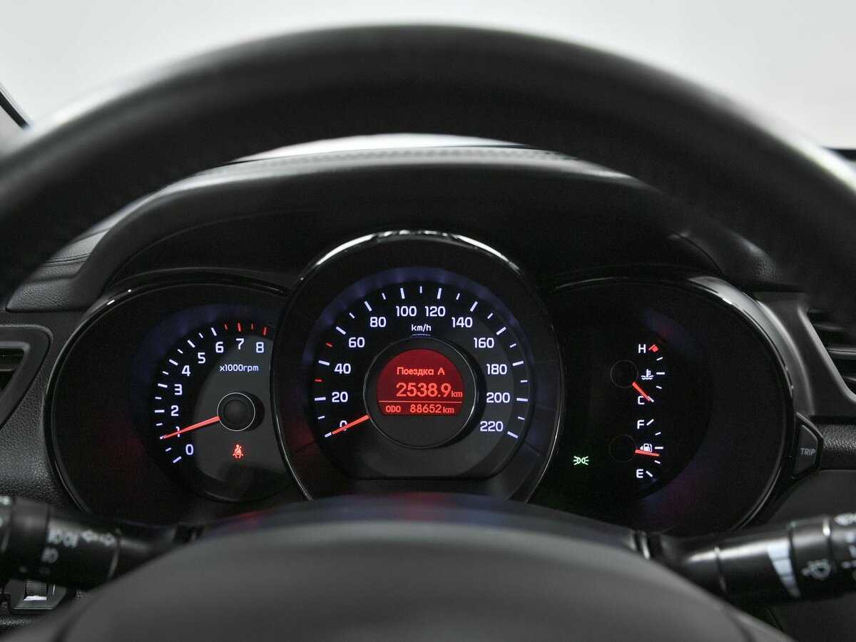 Kia Rio с пробегом — 2012 год. Фото: #5