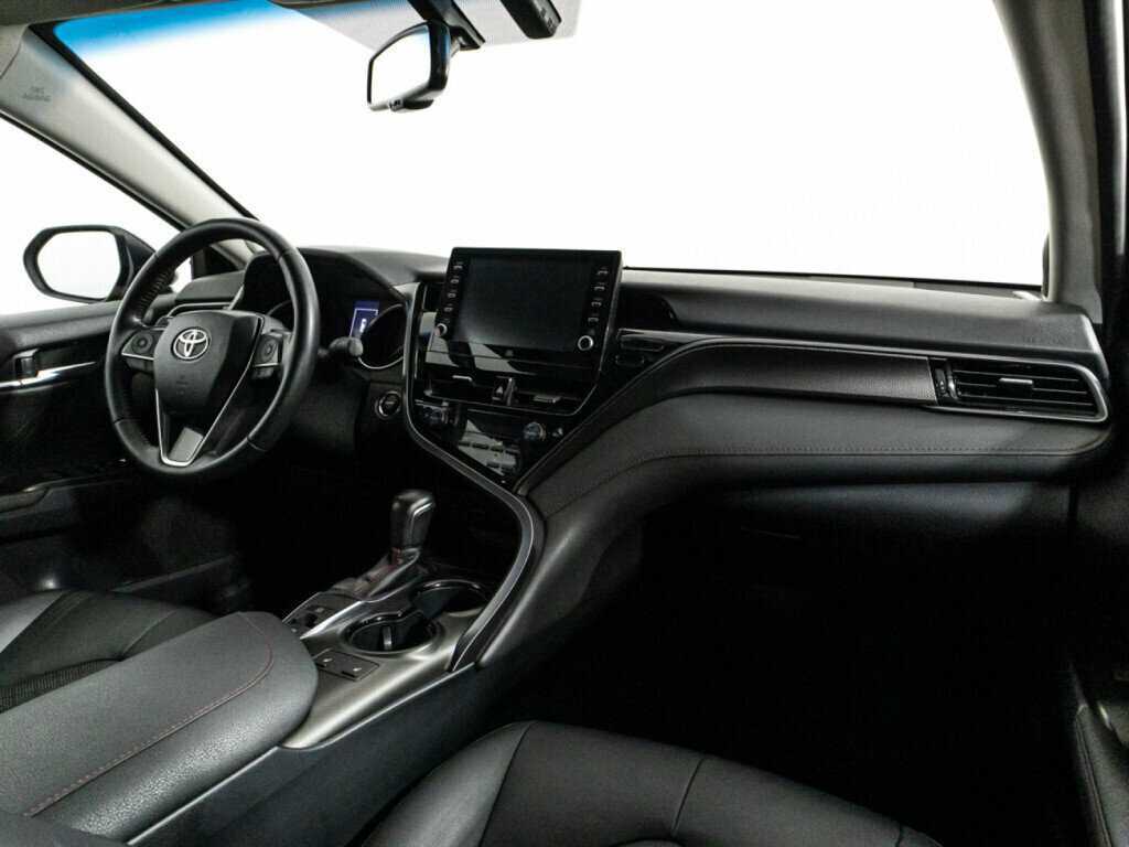 Toyota Camry с пробегом — 2021 год. Фото: #8